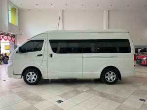 Jual bekas Hiace 3.0 Th2024 Masih GaransiLow Km,lokasi di Surabaya Kota