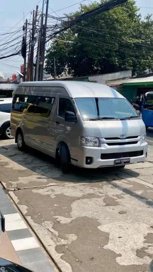 Jual bekas Hiace commuter 2024 km 49 perak siap kerja,lokasi di Jakarta Timur
