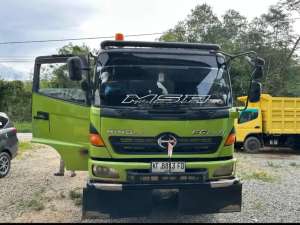 Jual bekas Hino Ranger FG 235 Tangki 6 Roda Series 2013 Diesel,lokasi di  