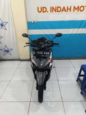 Jual bekas HITAM GLOSSY HONDA VARIO ESP CBS SPORTY FI ECO 125 2017 SIAP PAKAI,lokasi di Surabaya Kota
