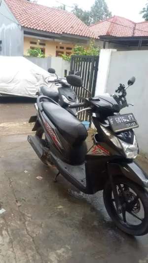 Jual bekas Hond beat FI 2015 f kab bogor,lokasi di Bogor Kota