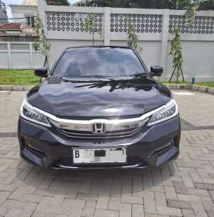 Jual bekas Honda Accord 2.4 VTIL AT 2017 Hitam,lokasi di Tangerang Kota