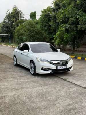 Jual bekas Honda Accord 2.4 VTIL Matic Th 2016,lokasi di Tangerang Kab.
