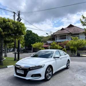 Jual bekas Honda Accord turbo 2020 istimewa mewah dan irit,lokasi di Padang Kota