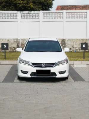 Jual bekas Honda Accord VTIL 2013,lokasi di Tangerang Selatan Kota