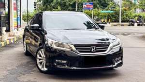 Jual bekas Honda Accord VTiL AT 2013 Facelift hitam metalik,lokasi di  