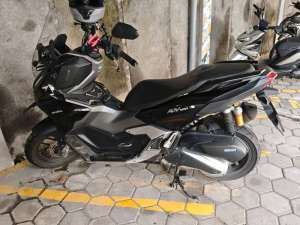 Jual bekas Honda ADV 160 2023 Abu Hitam,lokasi di Bantul Kab.