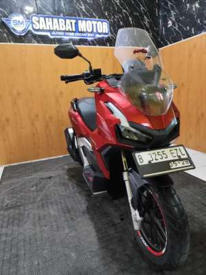 Jual bekas HONDA ADV 160 CBS TAHUN 2023 BISA PAKAI SPAYLATER,lokasi di  ,Depok Kota