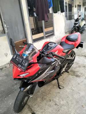 Jual bekas HONDA ALL NEW CBR150 TH 2022 JARANG PAKE ISTIMEWA,lokasi di Bekasi Kab.