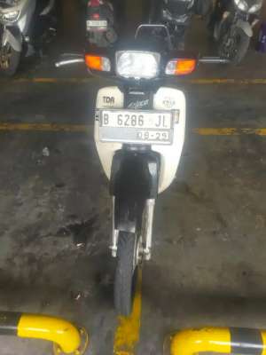 Jual bekas Honda Astrea legenda 2 komplit,lokasi di Jakarta Utara