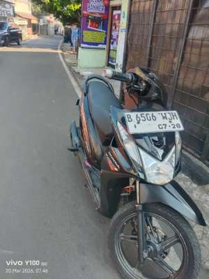 Jual bekas Honda beat 2013 pajak hidup,lokasi di Tangerang Kota