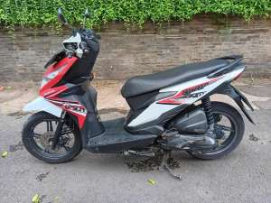 Jual bekas Honda Beat 2018 CBS Merah Putih Tangan Pertama,lokasi di Jakarta Utara