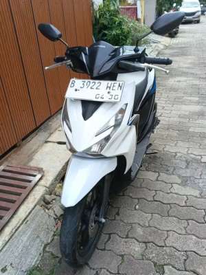 Jual bekas Honda Beat Deluxe CBS Alarm 2025 Km Low Mulus Pajak On,lokasi di Jakarta Selatan