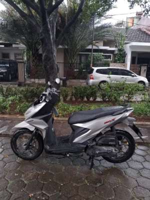 Jual bekas Honda Beat Deluxe CBS ISS 2022,lokasi di Bekasi Kota