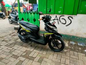 Jual bekas Honda Beat ECO 110cc Pajak Hidup Thn 2017,lokasi di Jakarta Selatan