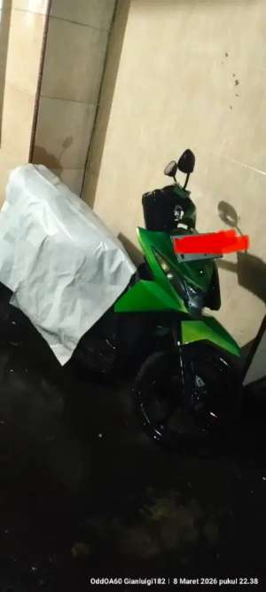 Jual bekas HONDA beat FI 2014 Warna Hijau,lokasi di Jakarta Selatan