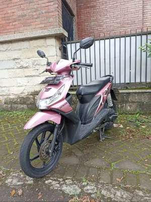 Jual bekas HONDA Beat Karbu 2010 akhir,lokasi di Batu Kota
