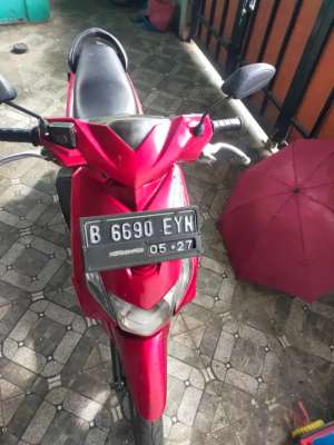 Jual bekas Honda beat karbu merah 2012,lokasi di Depok Kota