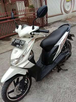 Jual bekas Honda beat karburator tahun 2012.,lokasi di Jakarta Barat