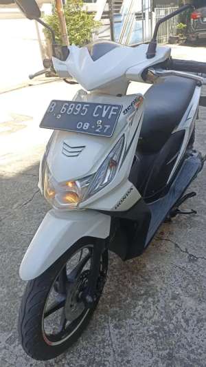 Jual bekas Honda beat karburator tahun 2012,lokasi di Jakarta Barat