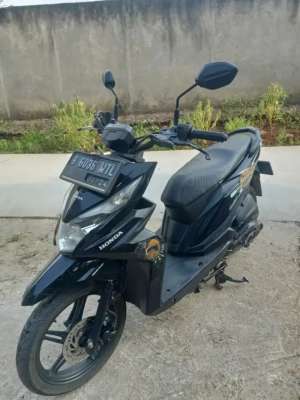 Jual bekas Honda beat street th 2018,lokasi di Tangerang Selatan Kota