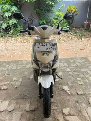 Jual bekas Honda Beat Tahun 2009 Pajak Hidup,lokasi di Tangerang Selatan Kota