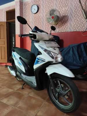 Jual bekas Honda Beat Tahun 2013 Pajak Hidup,lokasi di Tangerang Selatan Kota