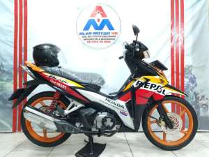 Jual bekas HONDA BLADE 125 KARBURATOR TH 2012 REPSOL LOW KM MESIN ORISINIL SEGEL,lokasi di Jakarta Selatan