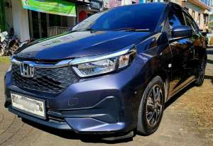 Jual bekas HONDA BRIO AT 2023 GREY METALIC TERAWAT,lokasi di Bogor Kota