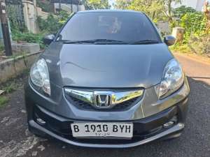 Jual bekas Honda Brio E AT 2013 Akhir Tgn 1 Pakaian Sendiri BgsSkl Trwt Istinewa,lokasi di Jakarta Barat