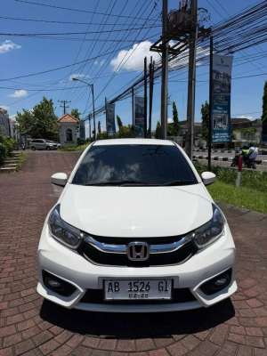 Jual bekas Honda brio matic 2023 putih,lokasi di Sleman Kab.