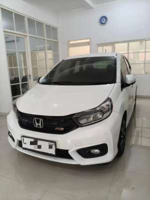 Jual bekas Honda Brio RS 2019 Matic Putih Terawat,lokasi di Surabaya Kota
