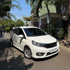 Jual bekas Honda Brio RS CVT 1.2 Taffetta White Matic 2022,lokasi di Jakarta Timur