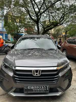 Jual bekas HONDA BRV 2022 E CVT,lokasi di Makassar Kota