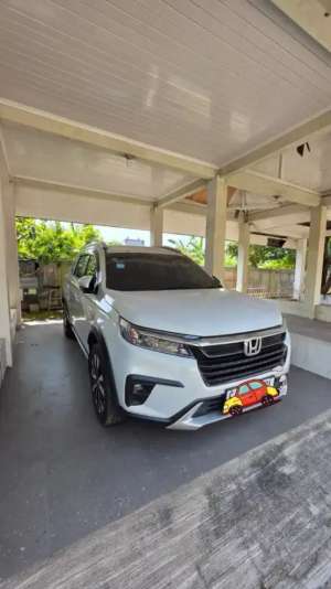 Jual bekas Honda BRV 2023 type tertinggi,lokasi di Tangerang Kota