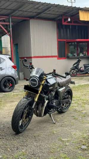Jual bekas HONDA CB 400 FULL MODIF HEDON,lokasi di Bogor Kota