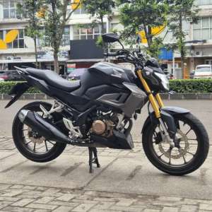 Jual bekas HONDA CB150R 2023 BLACK KM LOW PAJAK PANJANG SIAP HARIAN,lokasi di Bekasi Kota