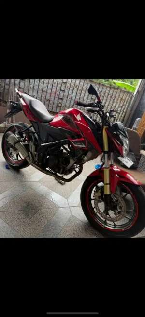 Jual bekas Honda CB150R mesin halus terawat km rendah jrg pakai,lokasi di Palembang Kota