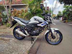Jual bekas HONDA CB150R OLD TAHUN 2013 SIAP GAS,lokasi di Jakarta Timur