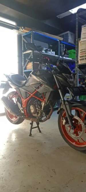 Jual bekas Honda CB150R StreetFire 20162017,lokasi di Jakarta Selatan