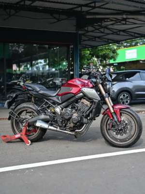Jual bekas HONDA CB650R 2019 NEO CAFERACERLow KmFull accesories,lokasi di Bekasi Kota