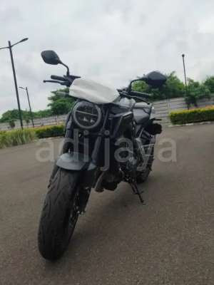 Jual bekas Honda cb650r neo black,lokasi di Jakarta Timur