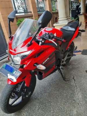 Jual bekas Honda CBR 150 BUILT UP th 2014,lokasi di Surabaya Kota