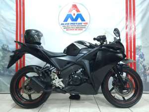 Jual bekas HONDA CBR 150 CBU THAILAND TH 2012 GOOD CONDITION CASHTTKREDIVO,lokasi di Jakarta Selatan