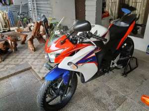 Jual bekas HONDA CBR 150 FI CBU THAILAND,lokasi di Bekasi Kota