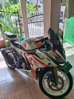 Jual bekas Honda CBR 150 R,lokasi di Semarang Kota