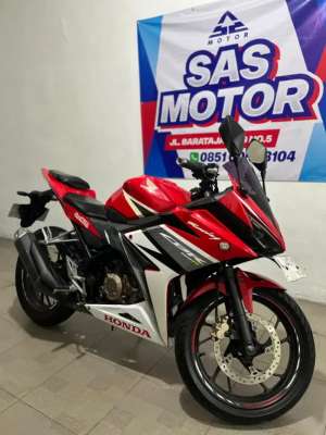 Jual bekas HONDA CBR 150 R 2017 SAS JL BARATA JAYA 19 NO 5,lokasi di Surabaya Kota