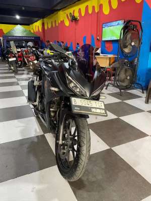 Jual bekas Honda CBR 150 R 2020 DP750,lokasi di Jakarta Selatan
