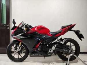 Jual bekas HONDA CBR 150 USD ABS TAHUN 2022 LOW KM,lokasi di Surabaya Kota