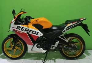 Jual bekas Honda CBR 150R 2015,lokasi di Demak Kab.